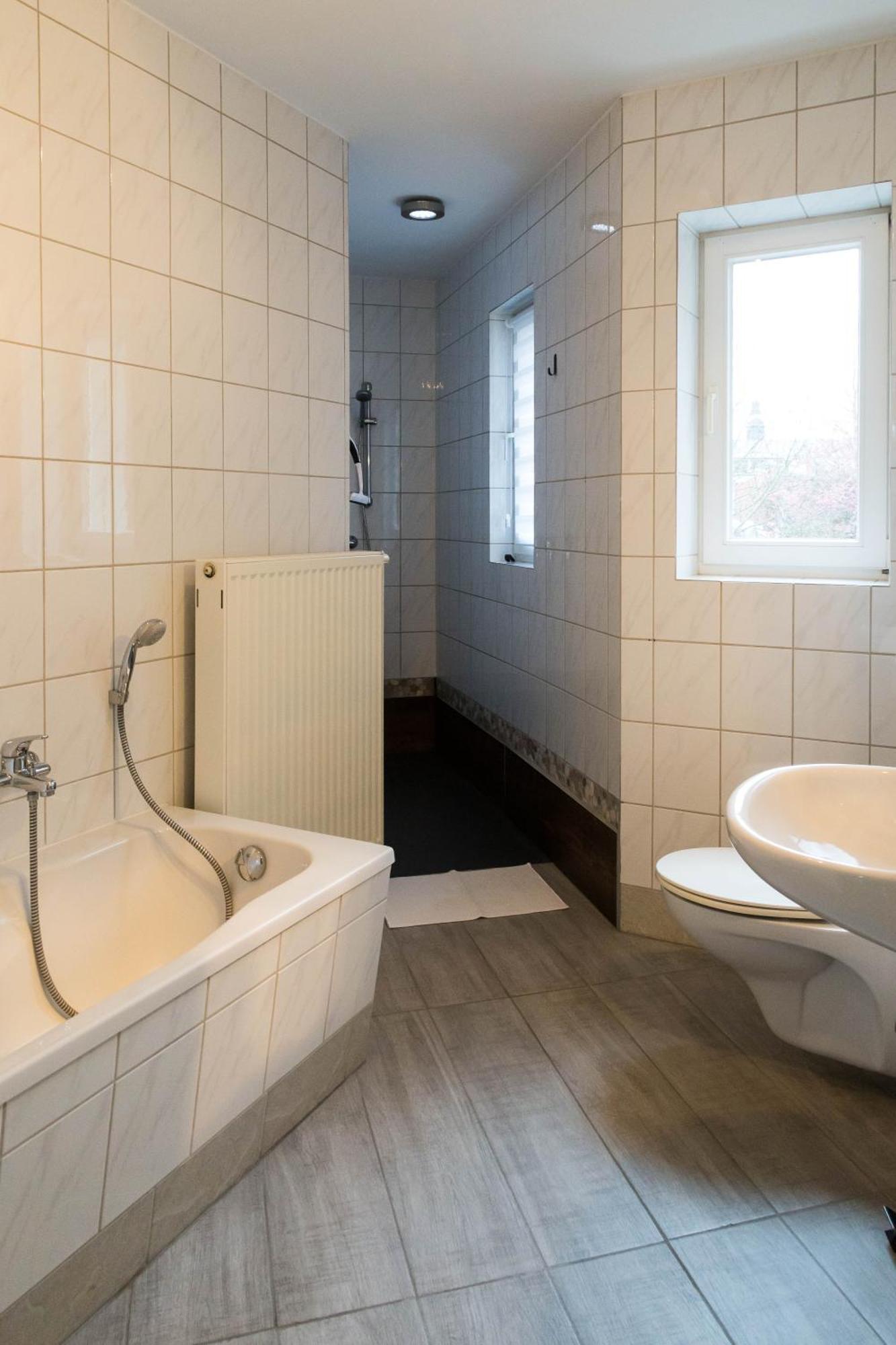 Apartment Studiowohnungen Am Neuberinhaus F&g