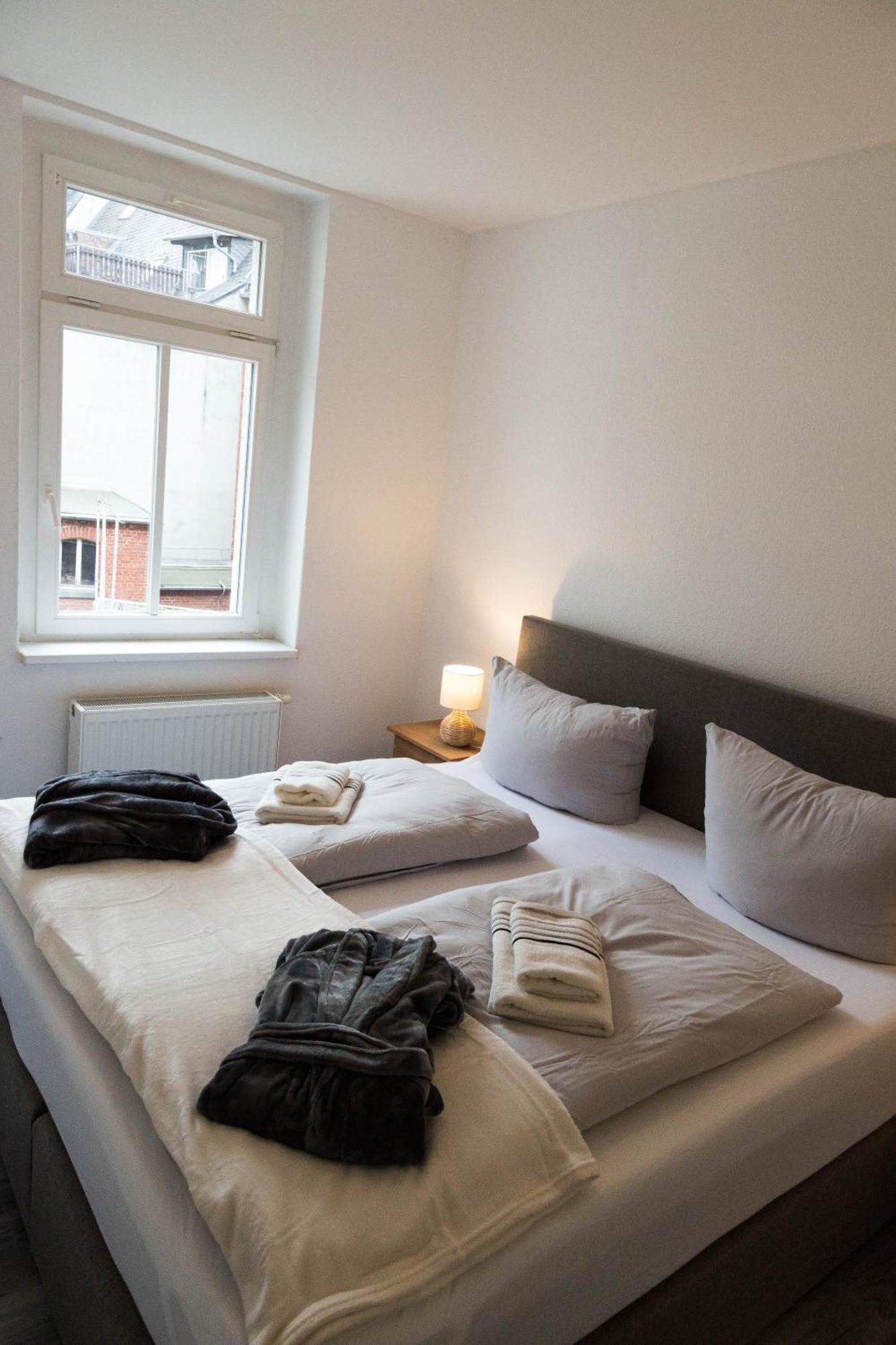 Studiowohnungen Am Neuberinhaus F&g Apartment *
